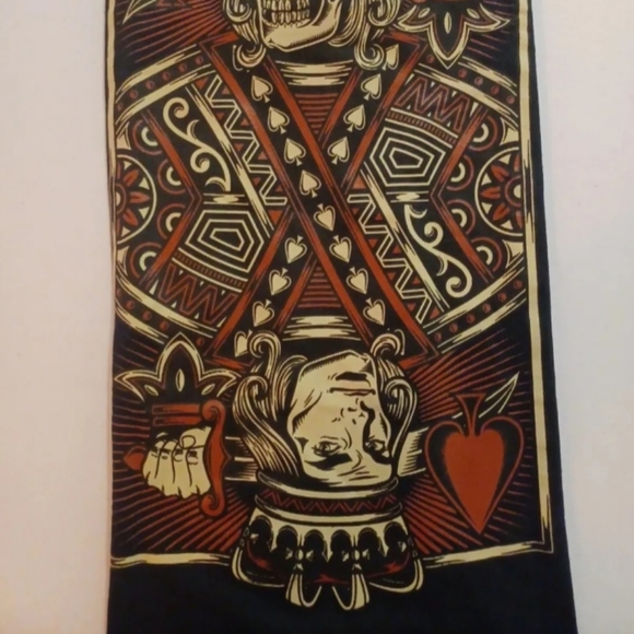 The KING CARD SKULL FACE Hearts CARD PLAYERS POKER T Shirt - Picture 4 of 4